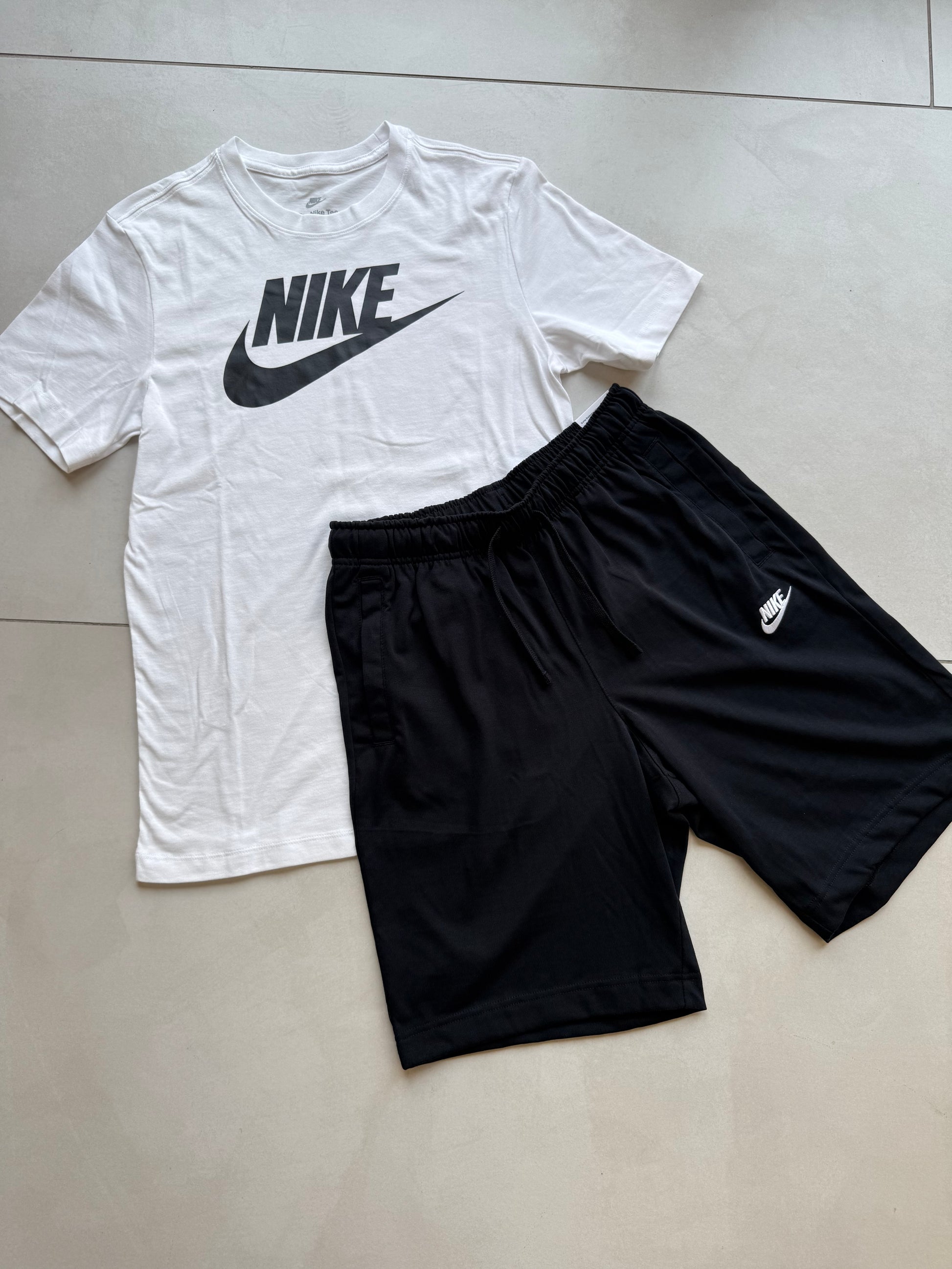 COMPLETO NIKE