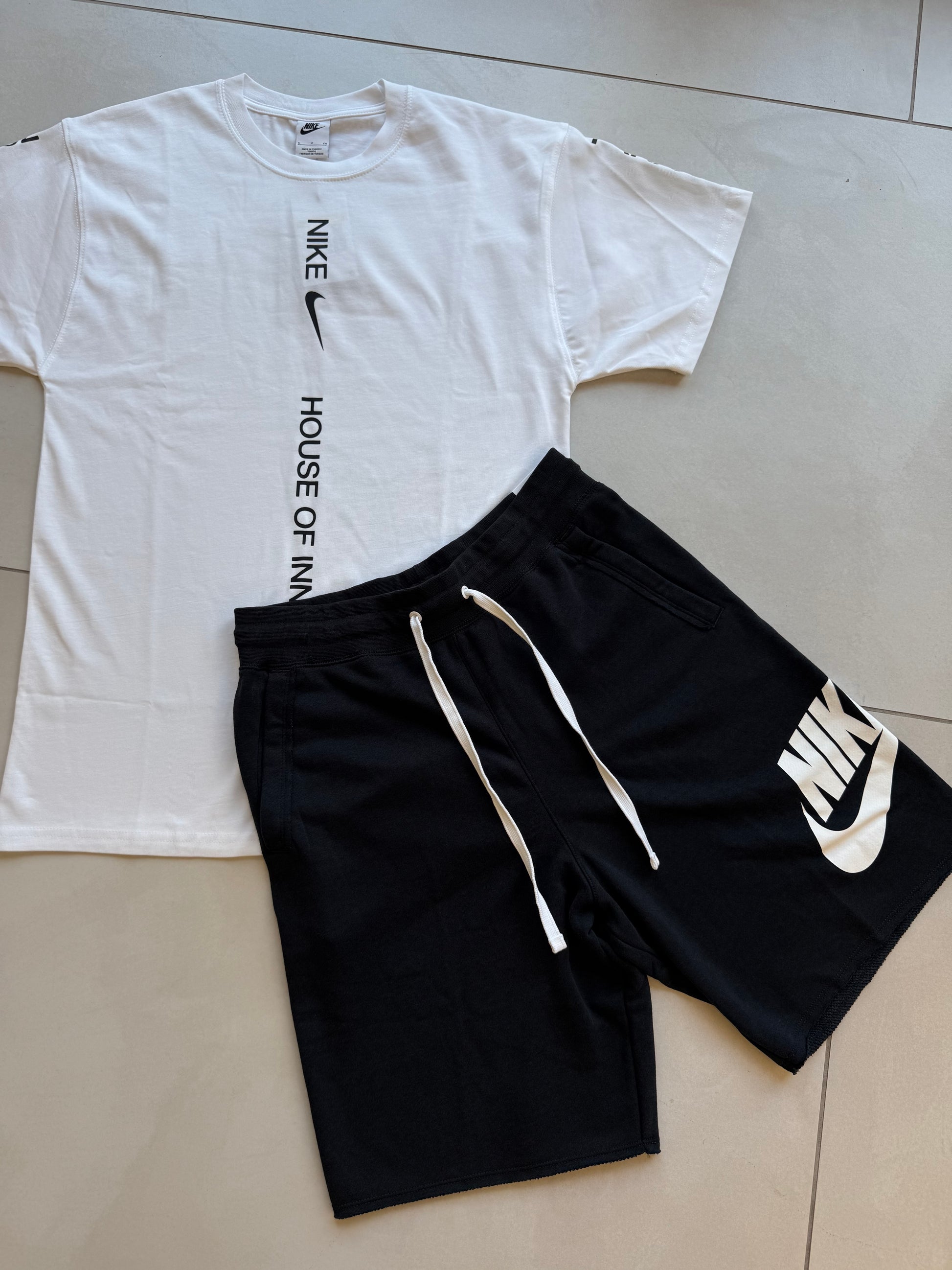 COMPLETO NIKE "BLACK AND WHITE"