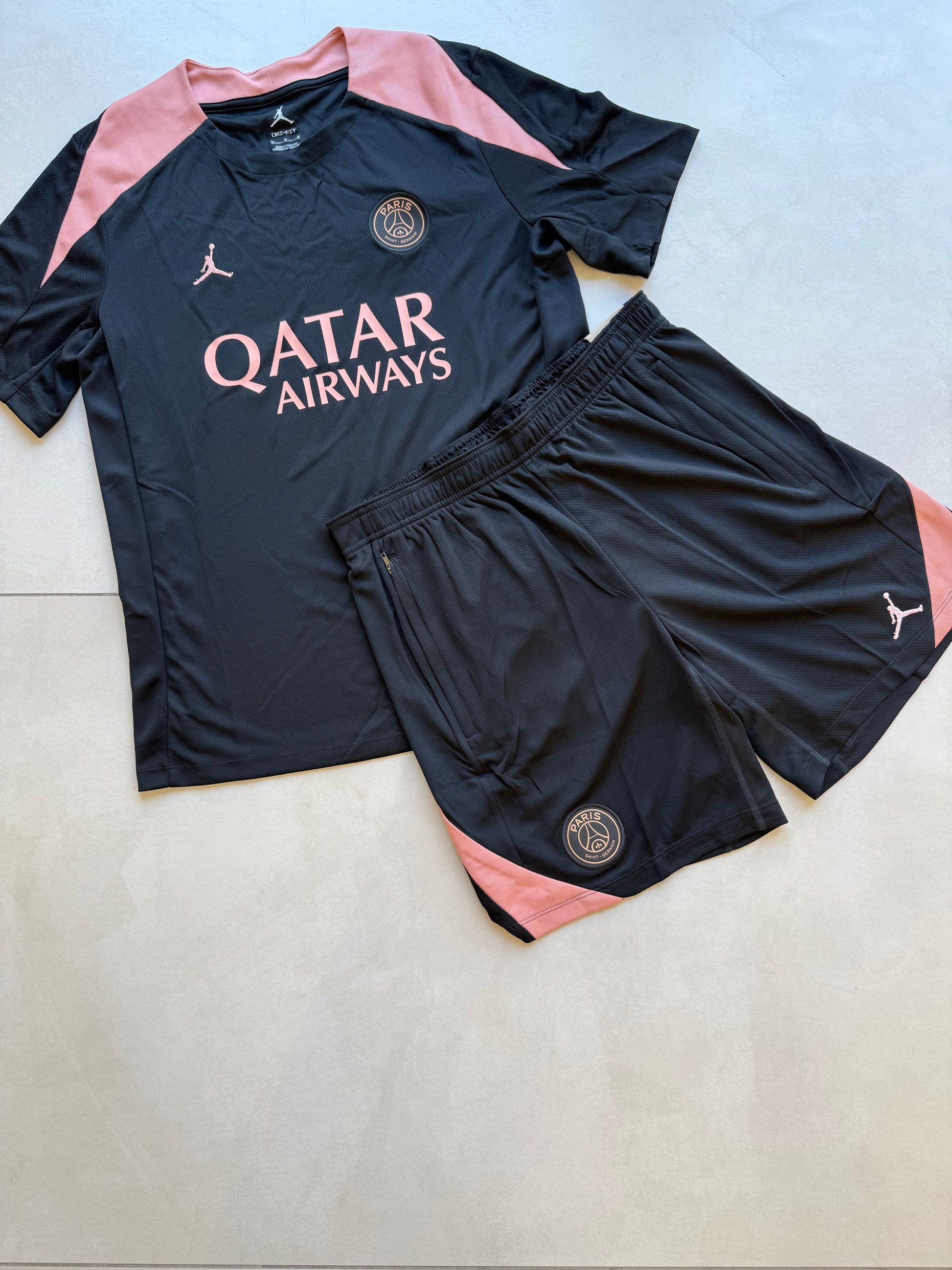 COMPLETO "PSG X JORDAN"