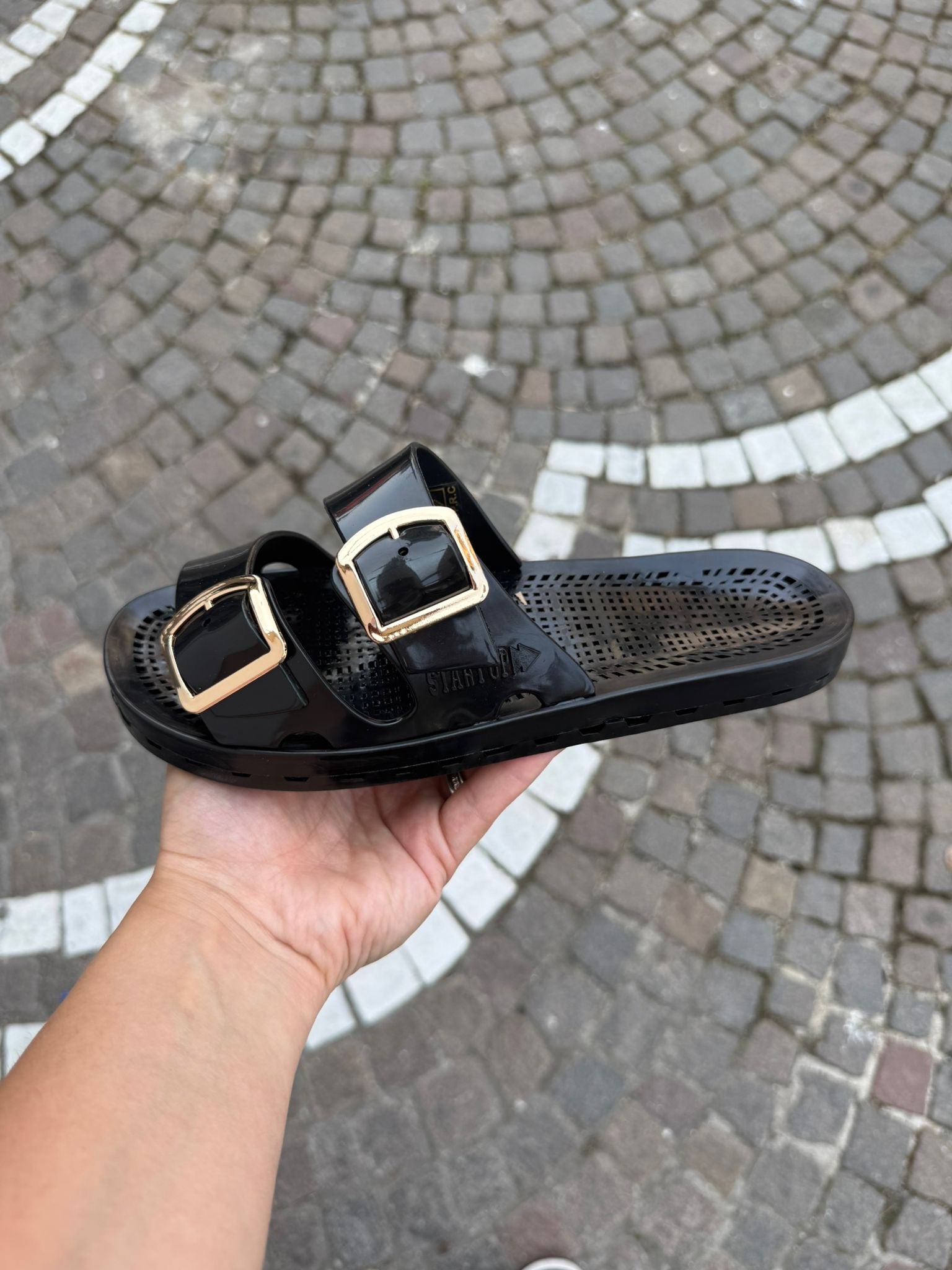 STARTUP BLACK