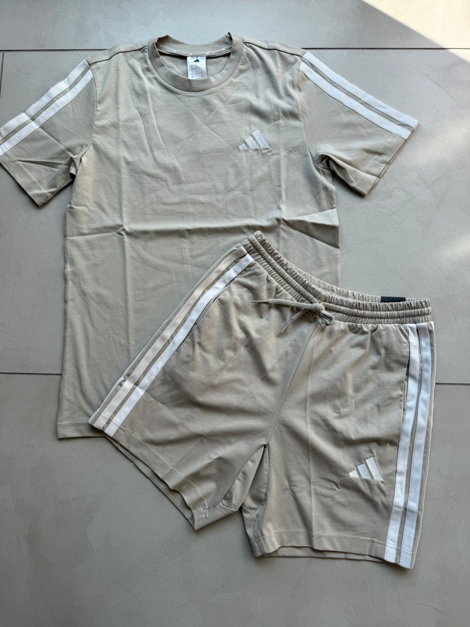 COMPLETO ADIDAS TORTORA