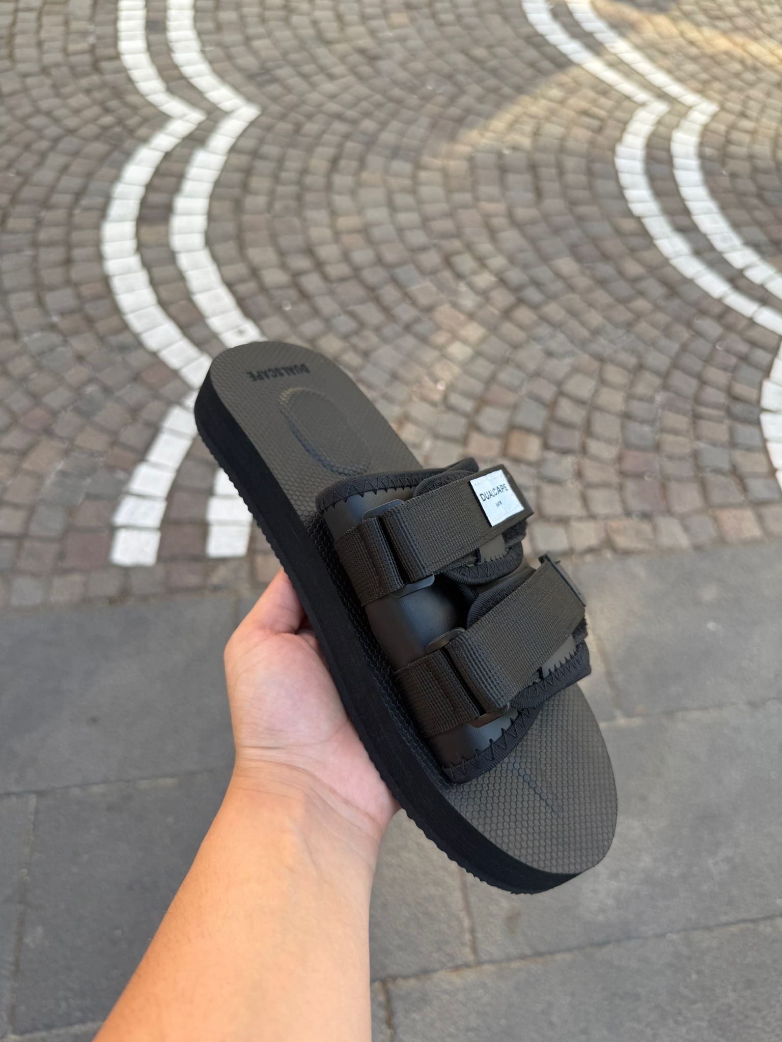 SLIPPERS DUALSCAPE BLACK