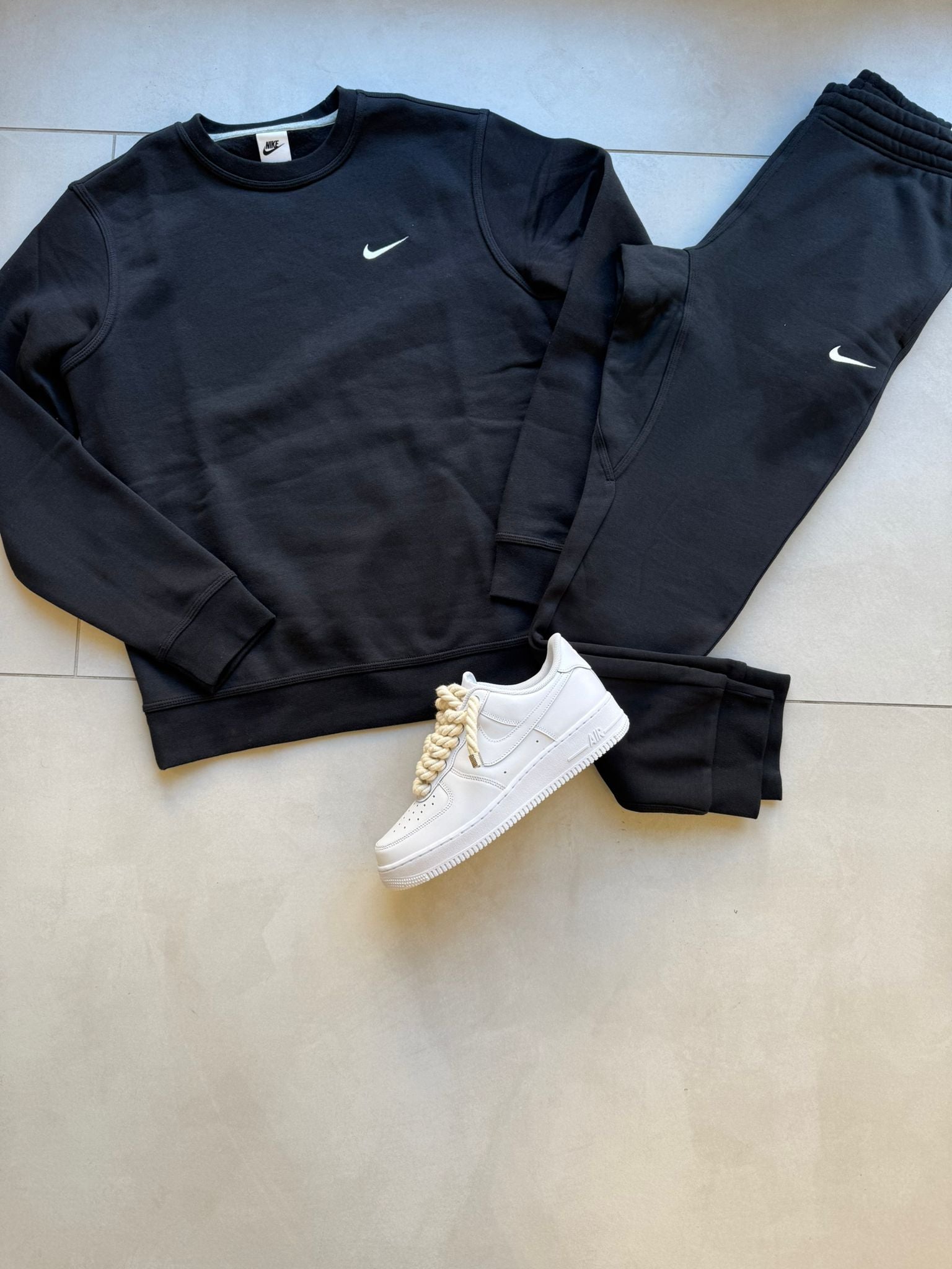 TUTA NIKE